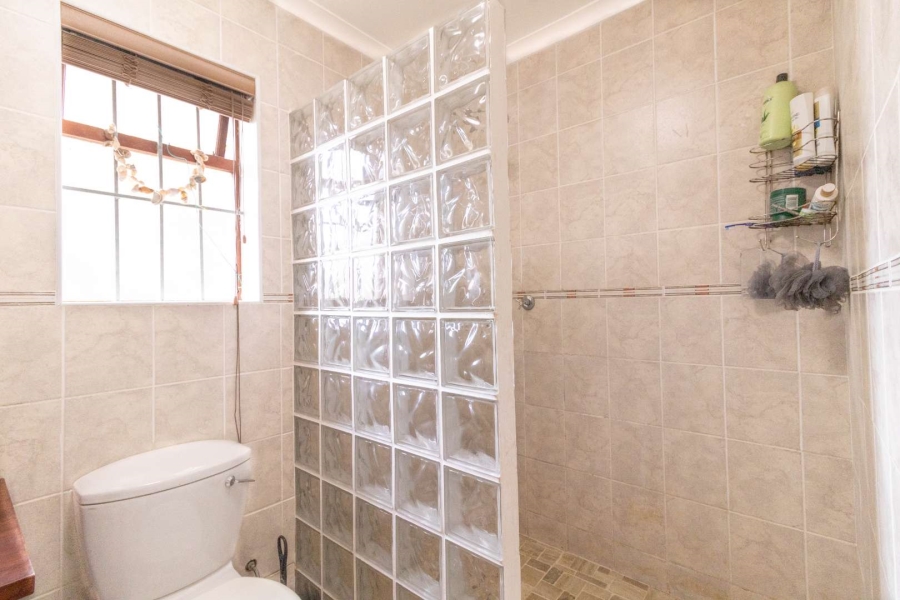 4 Bedroom Property for Sale in Sandbaai Western Cape